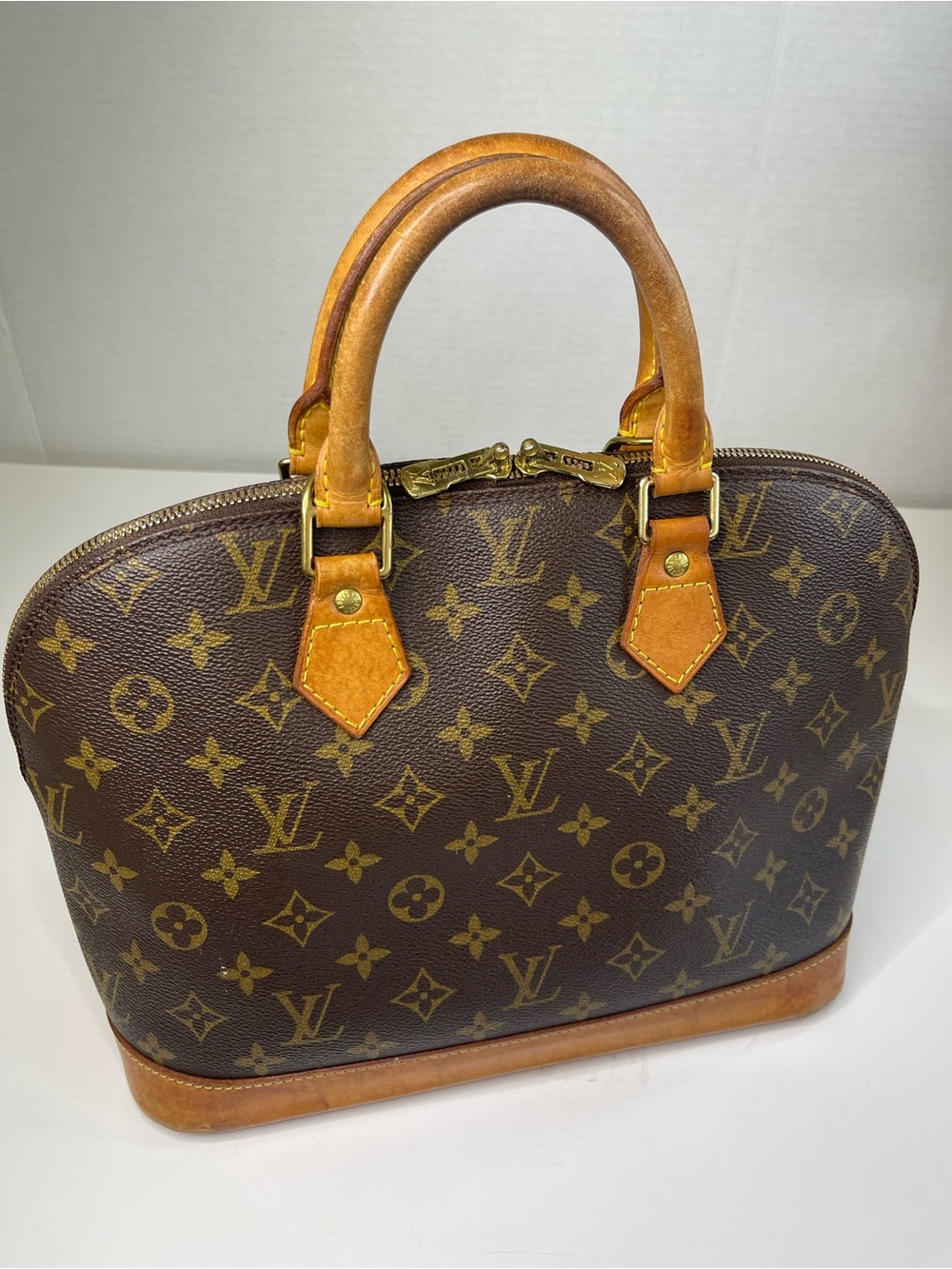 Louis Vuitton Alma PM handbag - Picture 16 of 16